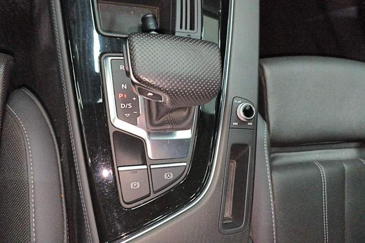 Used Audi A4L 2024 40 TFSI Luxury Dynamic Edition