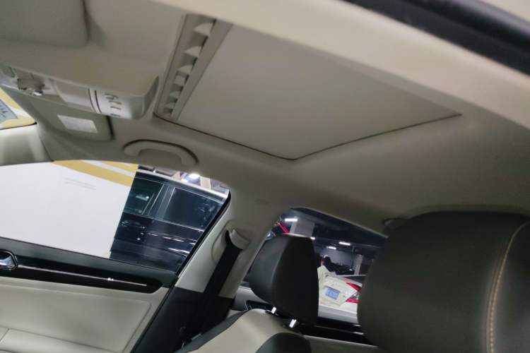 Used Volkswagen Sagitar 2015 230TSI Automatic Luxury Model