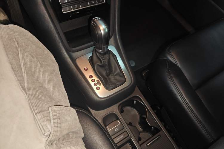 Used Volkswagen Sharan 2016 380TSI Comfort Edition 7-Seater Gear Lever