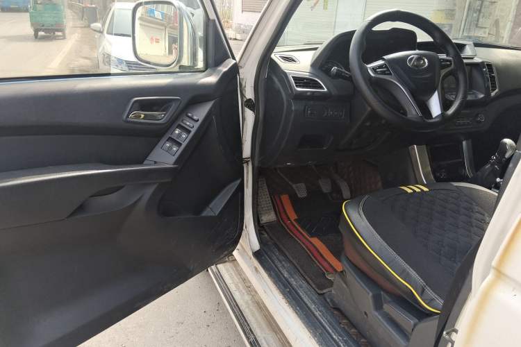 Used Leopaard Q6 2015 2.4L Manual 4x4 Excellence Edition