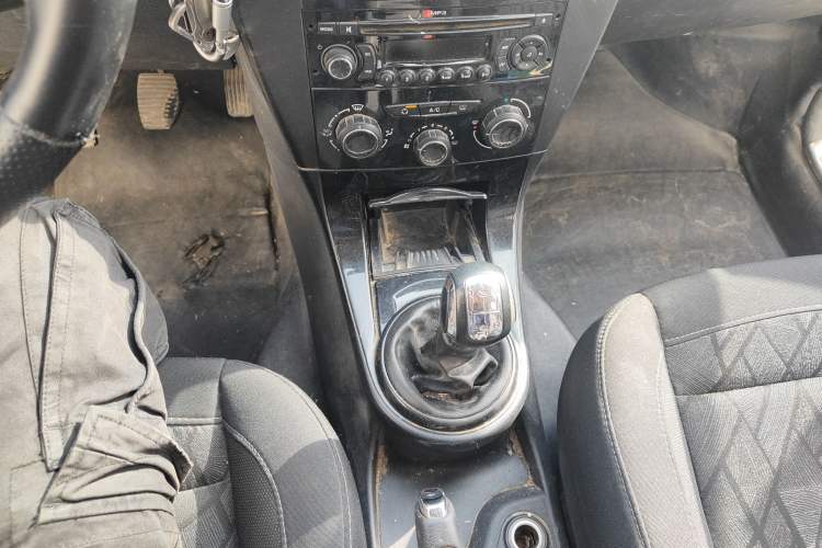 Used Citroen C-Quatre 2016 Classic Sedan 1.6L Manual CNG Gear Lever