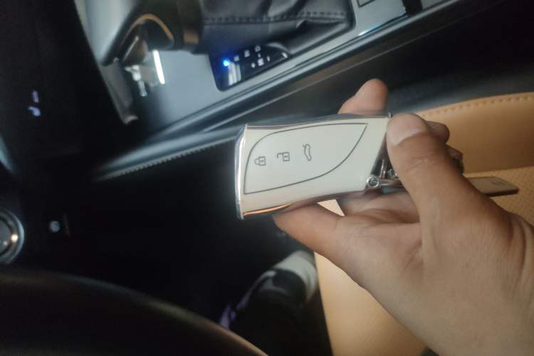 Used Lexus ES 2023 200 Excellence Edition