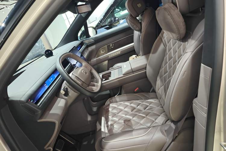 Used Nio ES8 2026 Model 6-seat Executive Signature Edition Left Front Seat