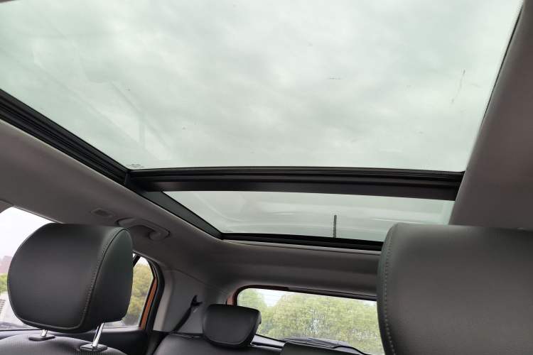 Used Hyundai ix25 2015 1.6L Automatic Two-Wheel Drive Smart GLS Trim Headliner