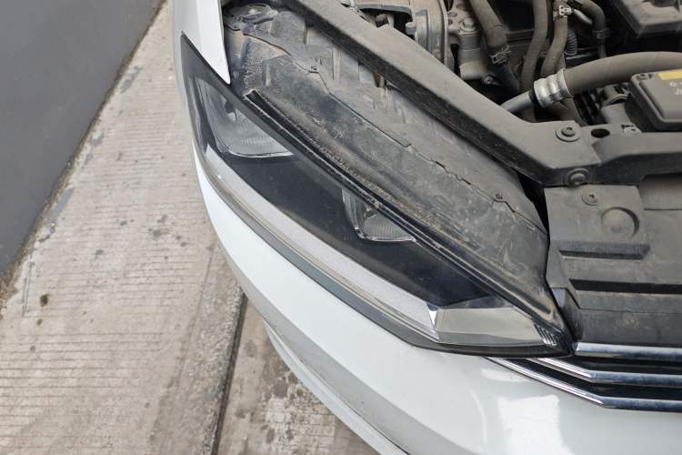 Used Volkswagen Golf Sportsvan 2016 230TSI Automatic Trend Edition Right Front Headlight