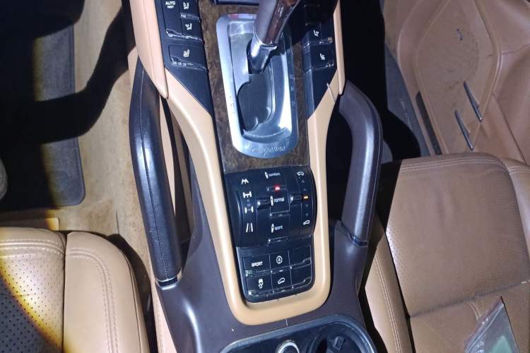 Used Porsche Cayenne 2011 Cayenne Turbo 4.8T