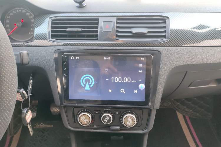 Used Volkswagen Santana 2016 1.6L Manual Fashion Edition Audio And AC Panel