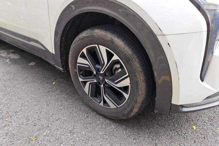 Used NETA U 2022 Zhi 400 Lithium Iron Phosphate Exterior 1