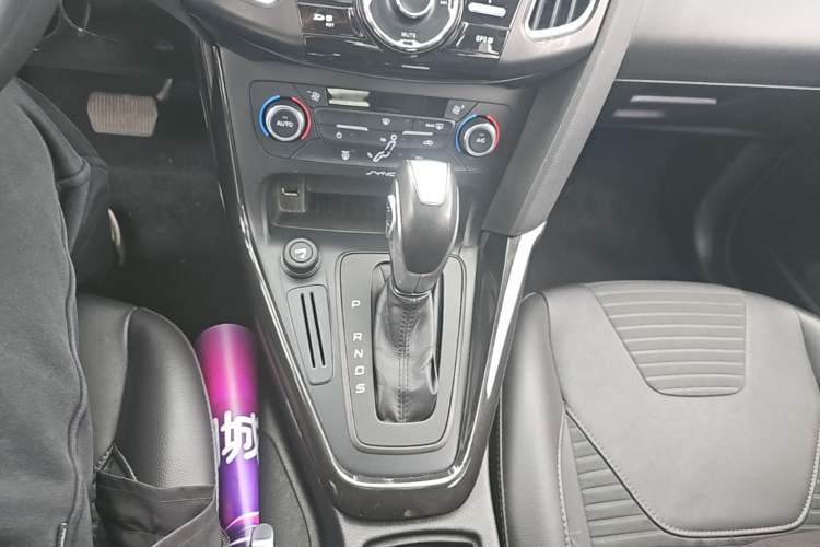 Used Ford Focus 2015 Sedan 1.6L Automatic Trend Model Gear Lever