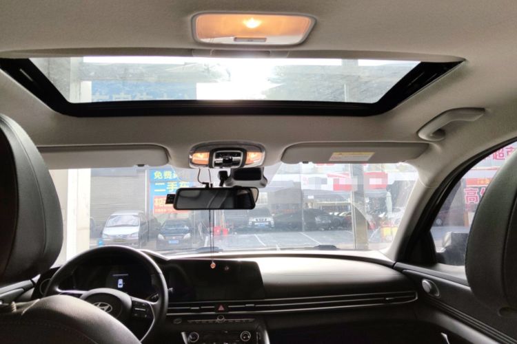 Used Hyundai Elantra 2023 1.5L CVT LUX Prestige Edition Headliner