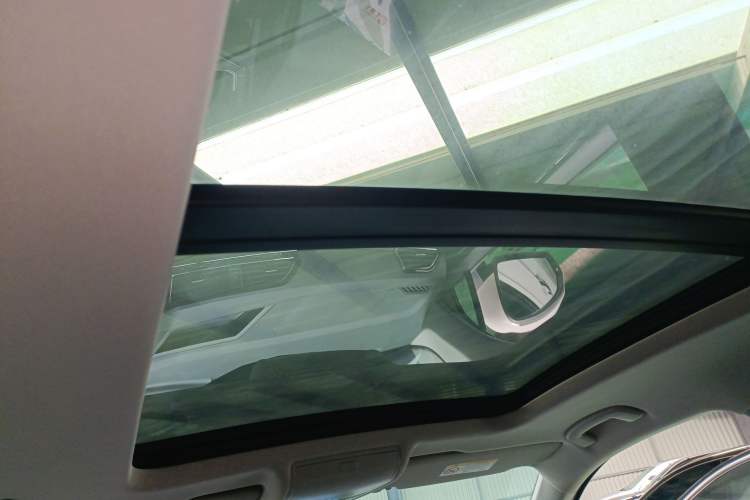 Used Volkswagen Tiguan L 2021 330TSI Automatic Two-Wheel Drive R-Line Enhanced Edition Headliner