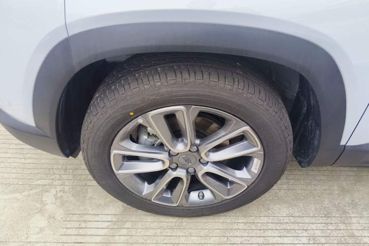 Used Geely Auto icon 2026 Model Chocolate 1.5TD Pure & Refined Edition Left Front Wheel Hub