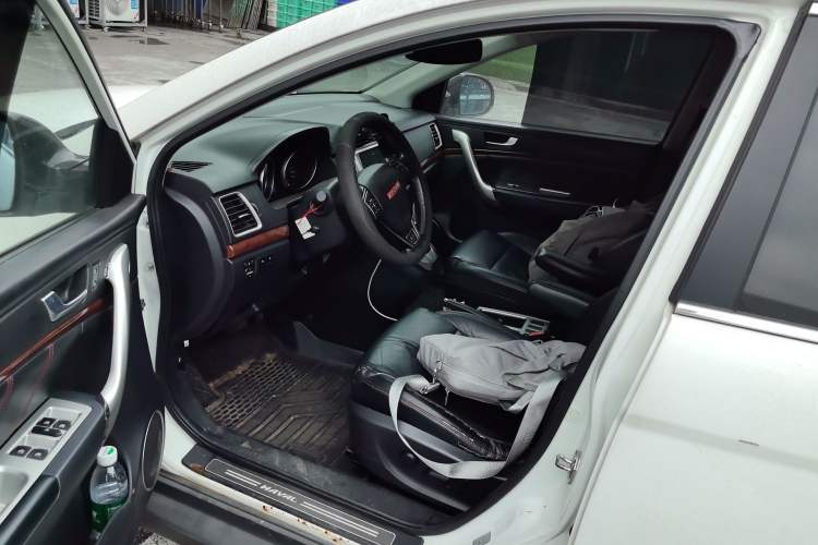 Used Haval H6 2014 Sport Edition 2.4L Automatic Elite Model Driver Seat