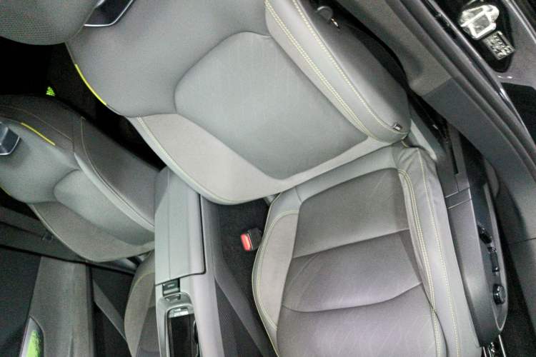 Used Lynk & Co 08 EM-P 2023 120km Long-Range Halo
