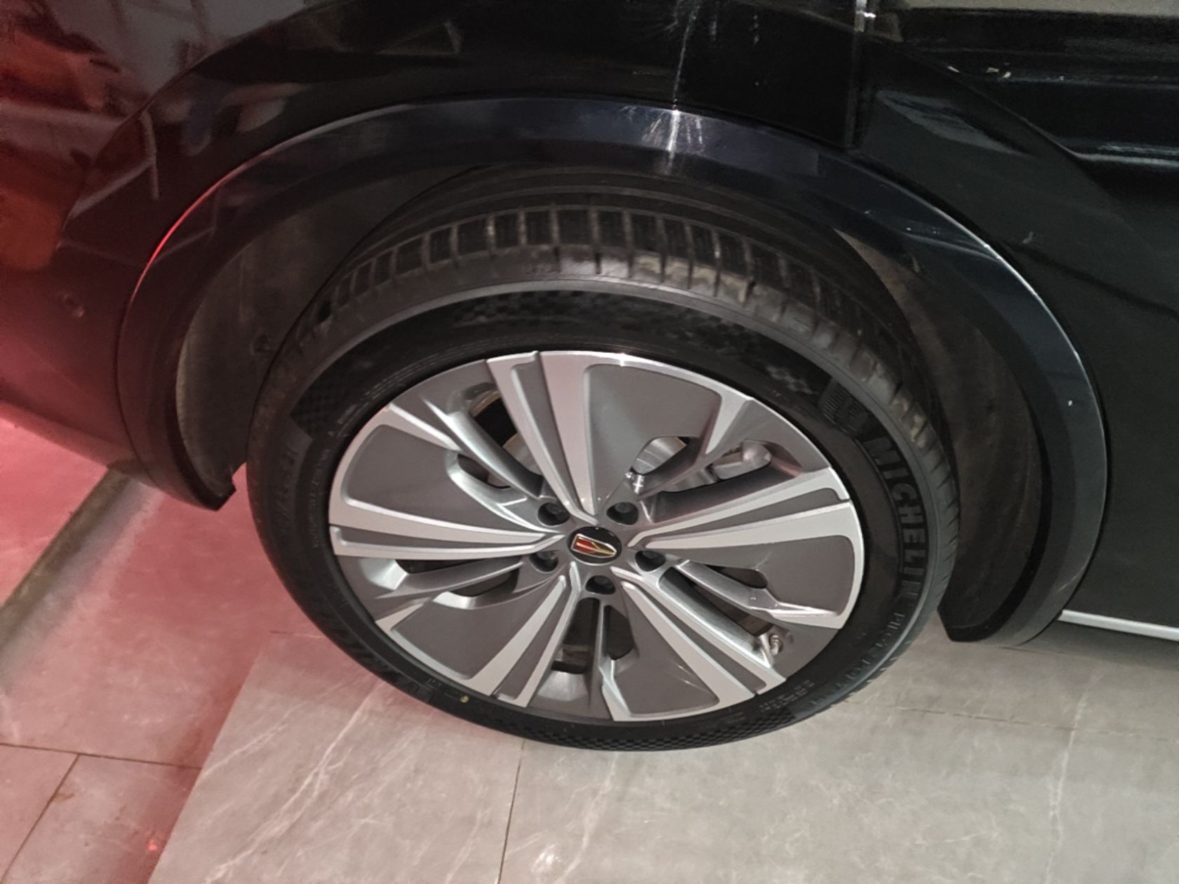 Hongqi E-HS9 2022 690 km Range Flagship Edition Six Seats — снимка 11