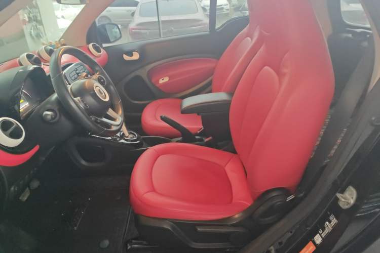 Used smart fortwo 2015 1.0L 52 kW Hardtop Passion Edition Left Front Seat