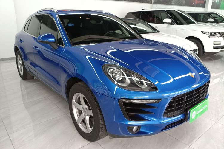 Used Porsche Macan 2016 Macan 2.0T Front Right 45 Deg