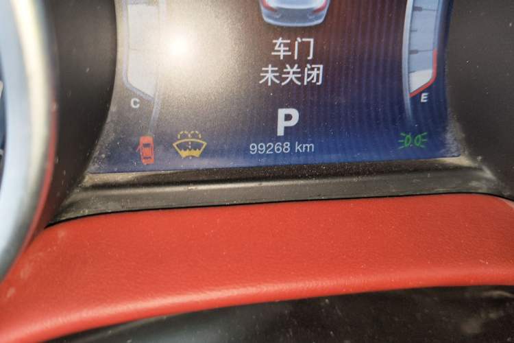 Used Maserati Ghibli 2014 3.0T S Q4 Odometer Close Up