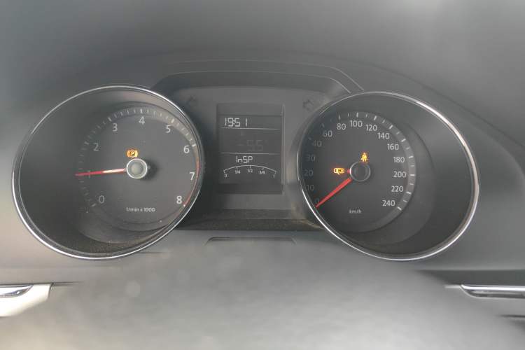 Used Volkswagen Bora 2013 1.6L Manual Fashion Edition
