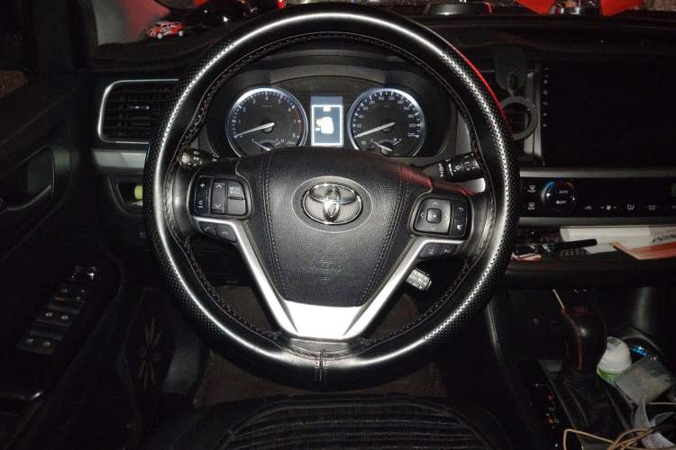 Used Toyota Highlander 2018 2.0T Four-Wheel Drive Luxury Version 7 Seats China VI Standard
