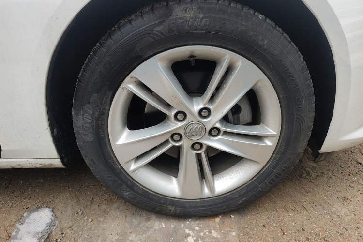Used Buick Regal 2019 Revised 20T Luxury Version China VI Standard Right Front Wheel Hub