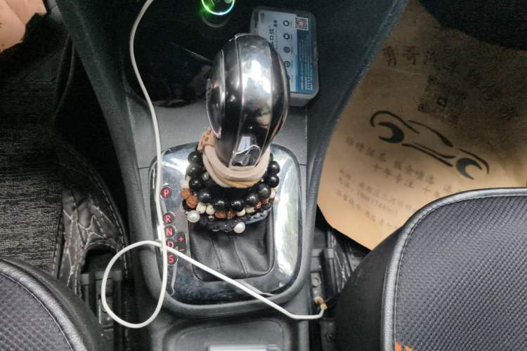 Used Volkswagen Polo 2013 1.6L Automatic Comfort Edition Gear Lever