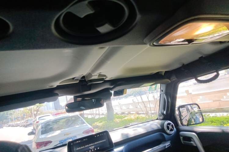 Used BAIC Off-Road BJ40 2019 2.3T Automatic Four-Wheel Drive Urban Hunter Edition Premium Model China VI Emission Standard Headliner