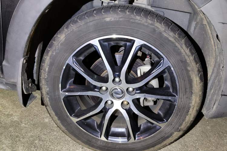 Used FORTHING SX6 2016 1.6L Manual Luxury Model Right Front Wheel Hub