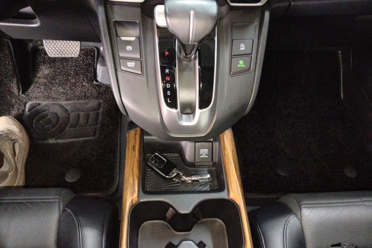 Used Honda CR-V 2017 240TURBO CVT Front-Wheel Drive Fashion Edition
