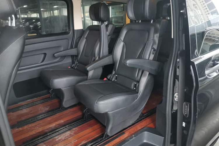 Used Mercedes-Benz Vito 2018 2.0T Business Version China VI Emission Standard Left Rear Seat