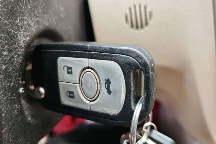 Used Buick Excelle 2015 1.5L Automatic Classic Model
