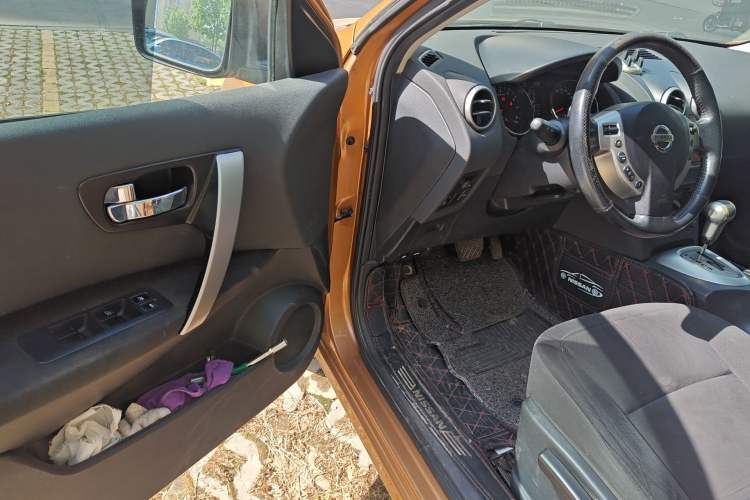 Used Nissan Qashqai 2012 2.0 XL Fire CVT 2WD Driver Seat