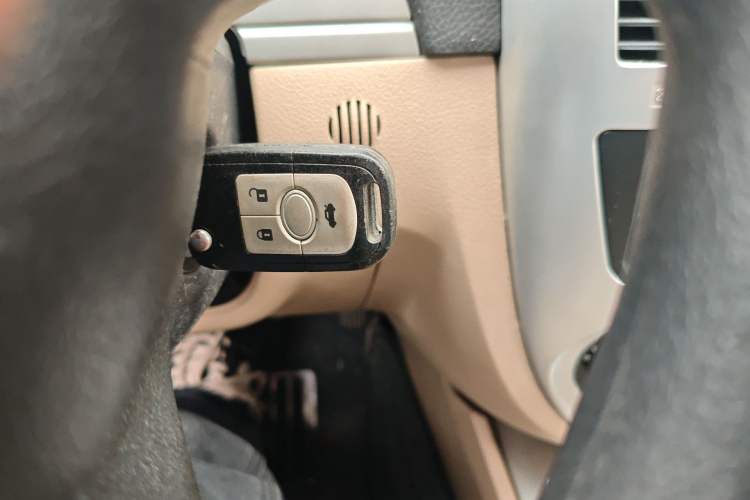 Used Buick Excelle 2013 1.5L Automatic Classic Model Vehicle Key