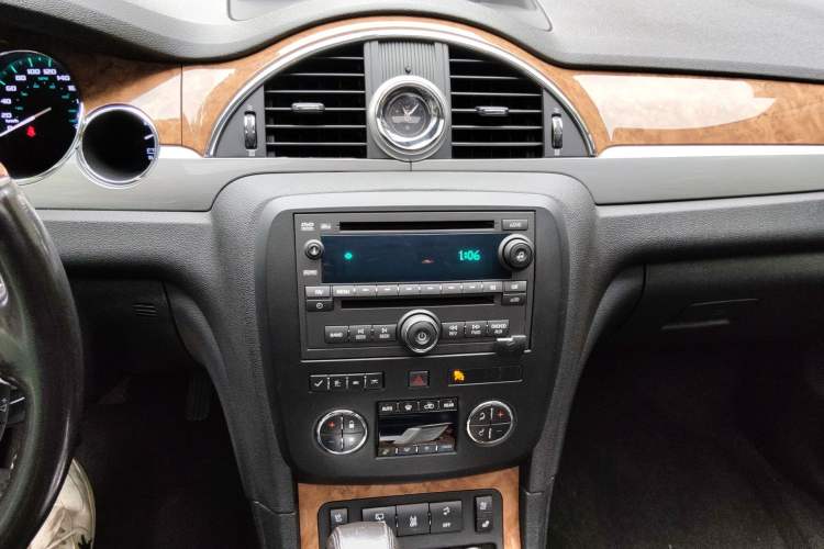 Used Buick Enclave 2010 3.6L Flagship Edition Audio And AC Panel
