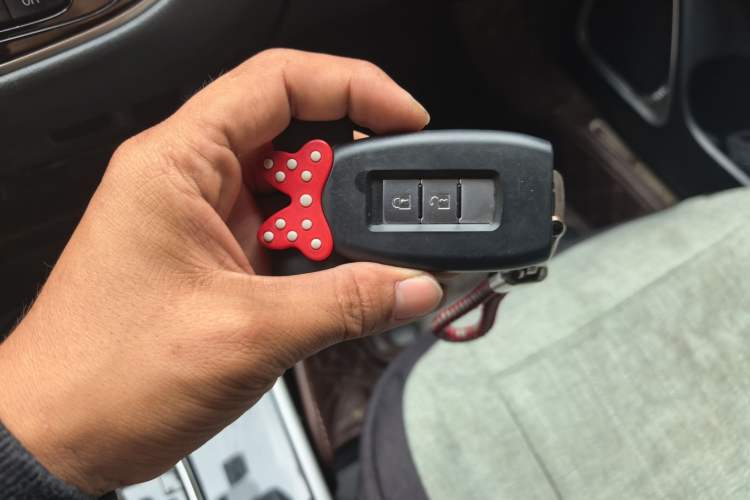 Used Mitsubishi Outlander 2019 2.0L Two-Wheel Drive Comfort Edition 5 Seats China VI Standard