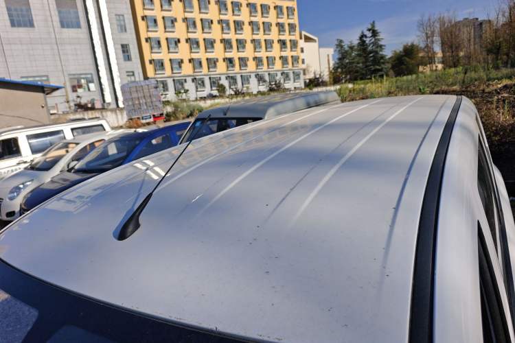 Used Wuling Hongguang New Energy 2025 Extended-Range Hybrid 50 km Utility Version Roof