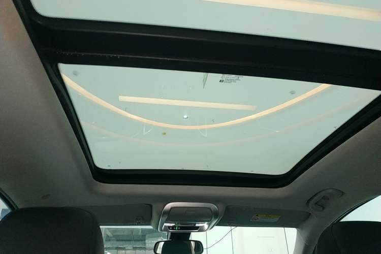 Used Chevrolet Equinox 2017 550T Automatic All-Wheel-Drive Huanjie Edition Headliner