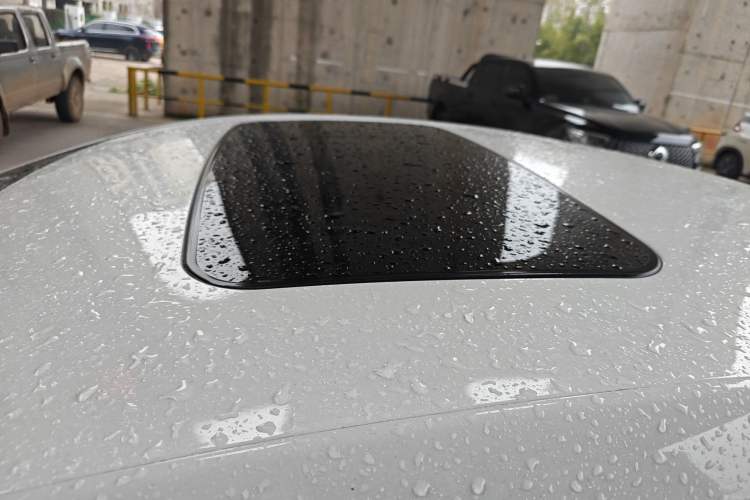 Used Chevrolet Cruze 2018 320 Automatic Pioneer Sunroof Edition Roof