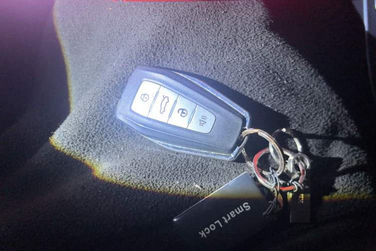 Used Geely Auto Emgrand 2019 Leading Edition 1.5L CVT Luxury Model China VI Standard Vehicle Key