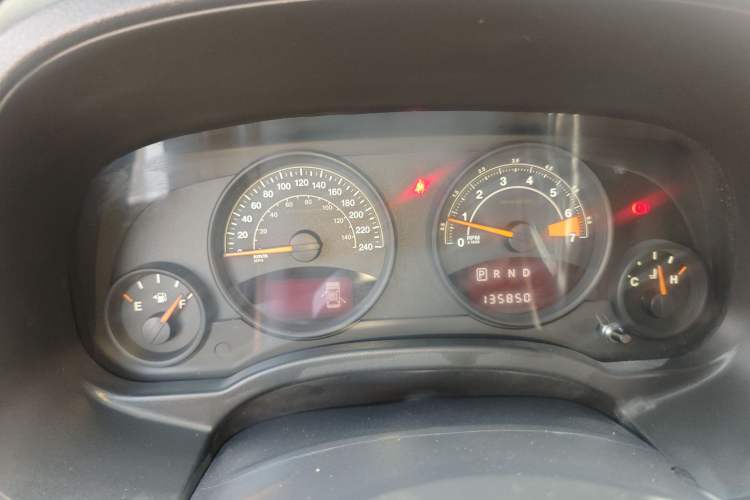 Used Jeep Compass 2013 2.0L two-wheel drive sport version