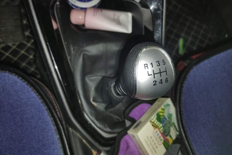 Used Haval H2s 2017 Blue Label 1.5T Manual Elite Model Gear Lever