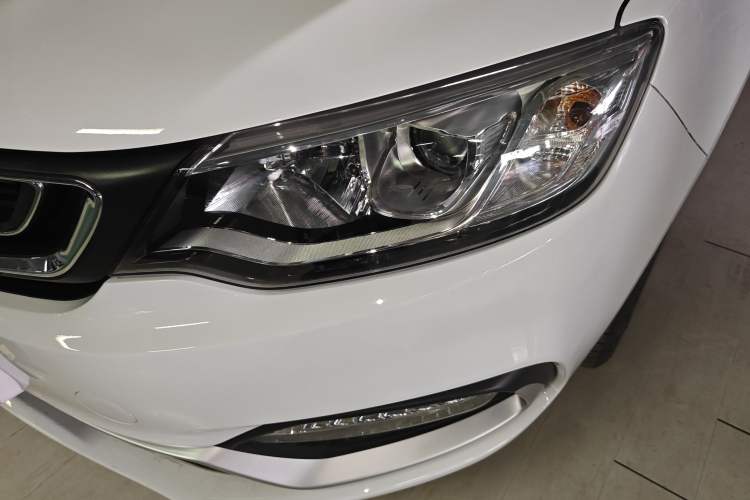 Used Geely Auto Vision 2019 Upgraded Model 1.5L CVT Luxury Version China VI Standard
