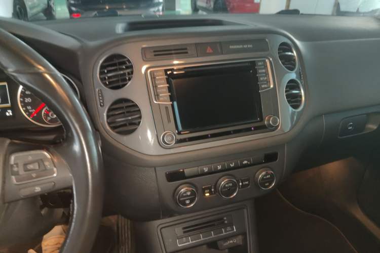 Used Volkswagen Tiguan 2016 2.0 TSI Four-Wheel Drive Standard Version