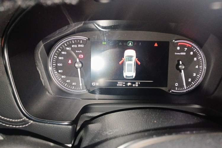 Used Roewe RX5 2016 30T Two-Wheel Drive Automatic Internet Smart Edition
