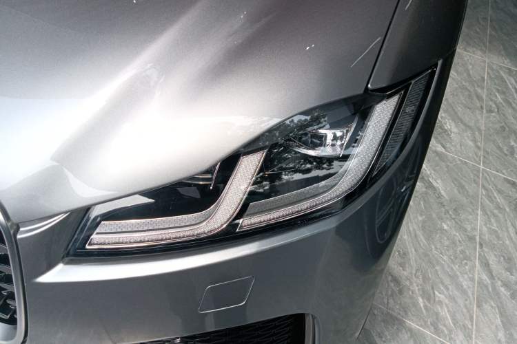 Used Jaguar F-PACE 2021 250 PS R-Dynamic SE
