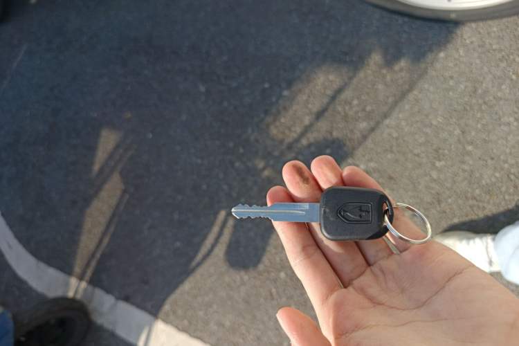 Used Jinbei Hiace X30 2023 1.5L Super-Comfortable Passenger Van 5/6/7-Seater Non-Air-Conditioned Version Model SWC15M
