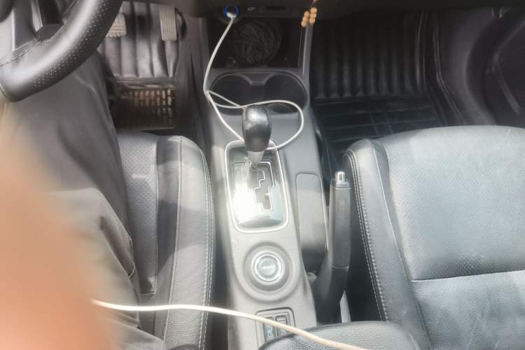 Used Mitsubishi Outlander 2014 2.4L 4x4 Deluxe Value Edition 5 Seats Gear Lever