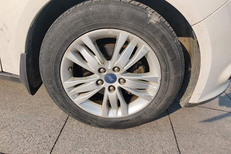 Used Ford Focus 2012 Hatchback 1.6L Manual Comfort Model
