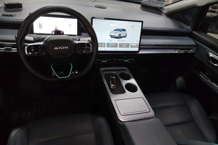 Used AION Y 2022 Plus 70 Tech Edition