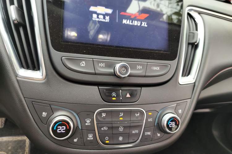 Used Chevrolet Malibu XL 2021 Redline 550T Automatic Smart Edition Audio And AC Panel